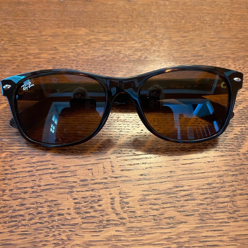 Ray-Ban Wayfarer sunglasses. Tortoise with brown lens